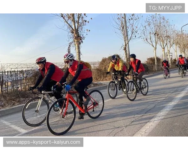 沿黄观光路国际自行车赛第二赛段落幕 中外骑手穿梭历史长卷，2021环中国国际公路自行车赛