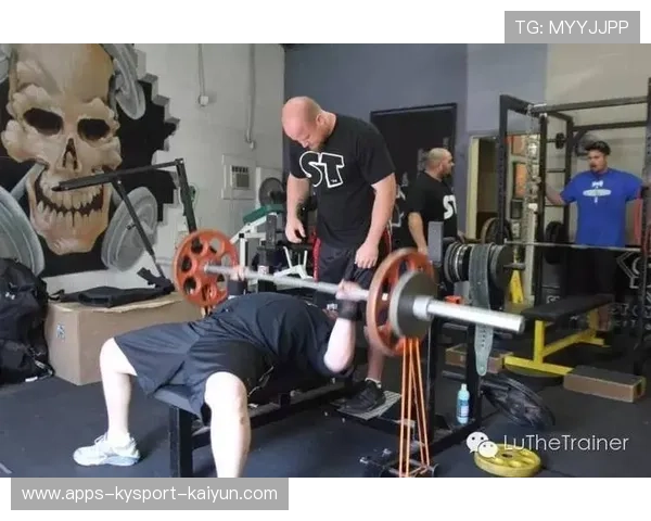 波尔图赞博禁区凌空劲抽入网动作果断——从瞬间看见训练与品牌力量